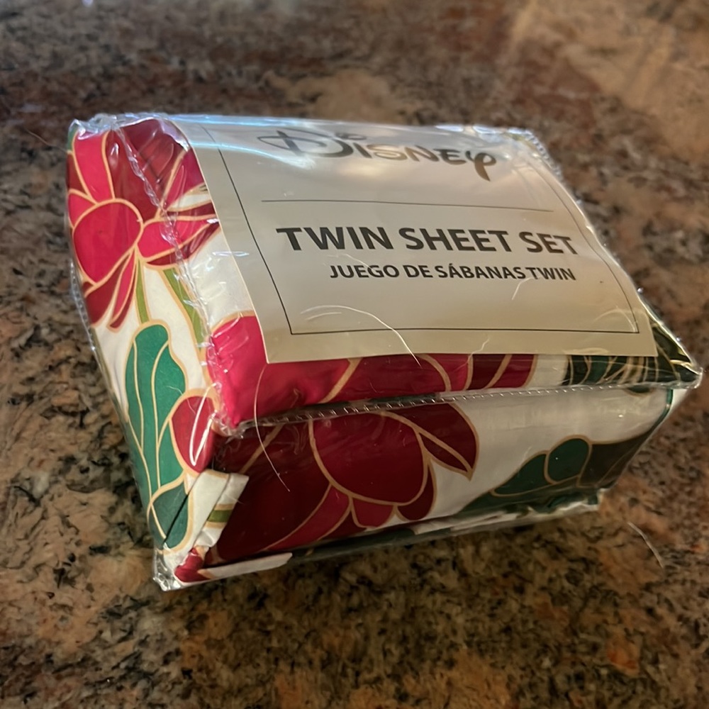 Disney Girls Hawaiian Flowers Moana Twin Sheet 3 piece Set